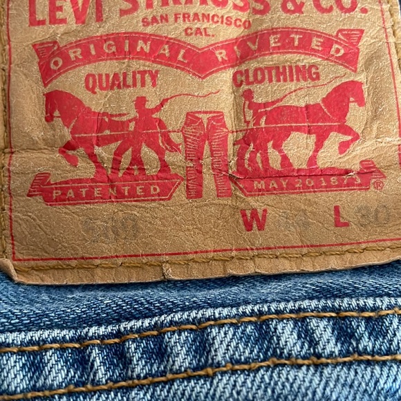 Men’s Levi’s 569 Jeans with distressing, Size 44w x 30in - Picture 12 of 13